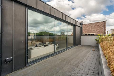 3 bedroom flat for sale, Cremer Street, London E2