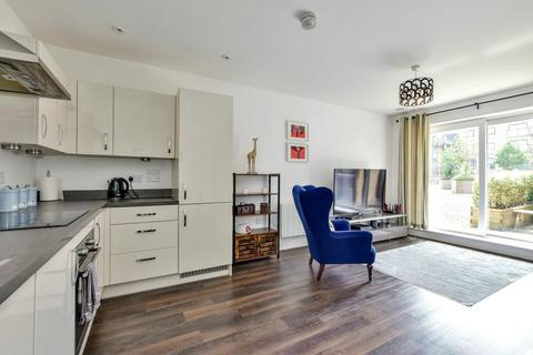 2 bedroom apartment for sale, The Embankment, Nash Mills Wharf, HP3