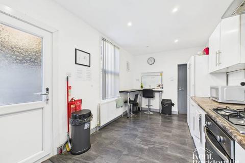 House of multiple occupation to rent, Room 4, Rochester Street, ME4