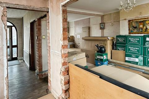 3 bedroom semi-detached house for sale, Egerton Avenue, Leicester, Leicester, LE4