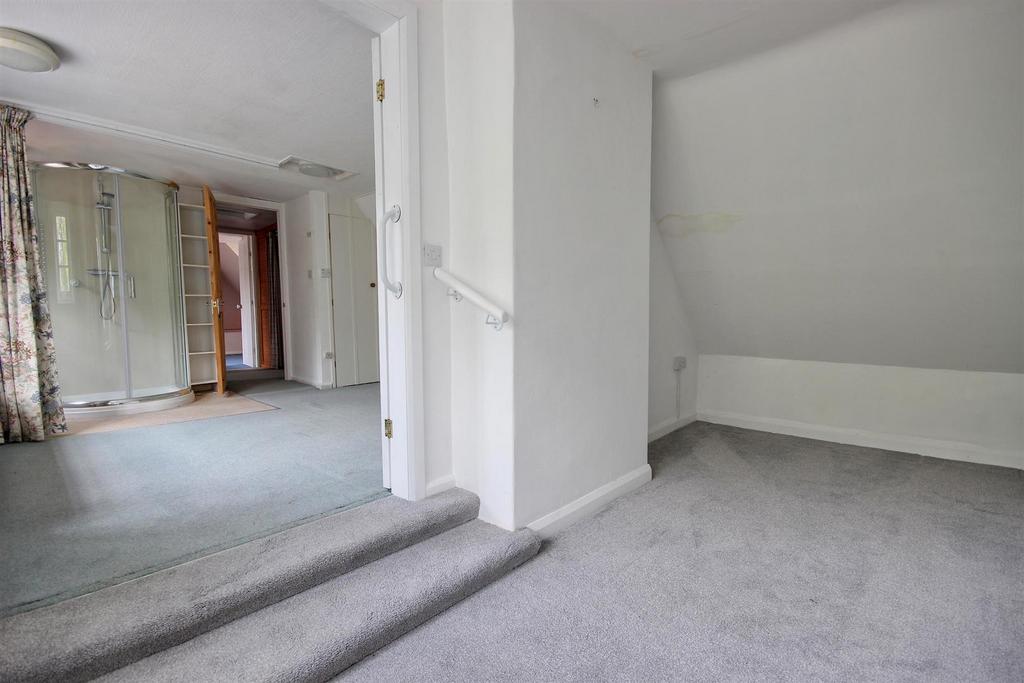 Spacious landing area