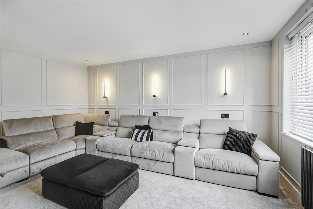 Lounge/Sitting Room