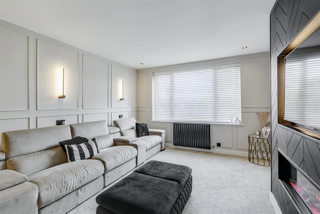 Lounge/Sitting Room