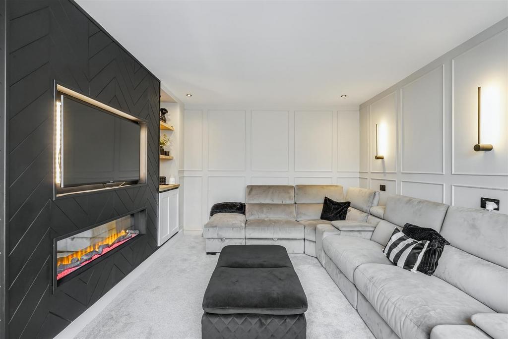 Lounge/Sitting Room