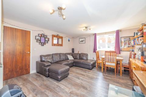 2 bedroom flat for sale, Edward Vinson Drive, Faversham, ME13