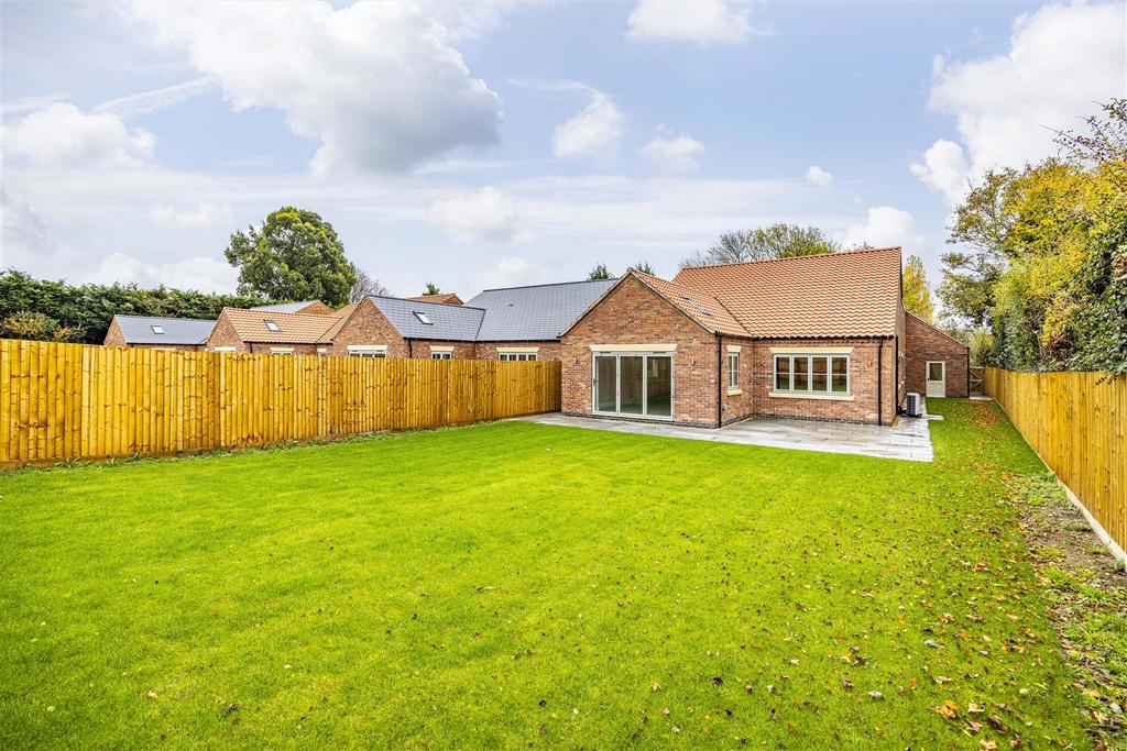 1 Sunnyfield Close-38.jpg
