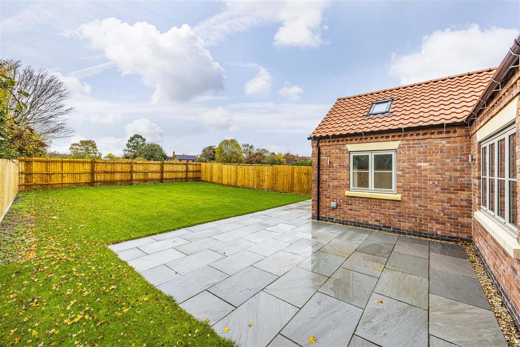 1 Sunnyfield Close-36.jpg
