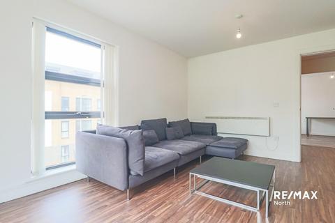 3 bedroom flat to rent, West Craven Street, Salford