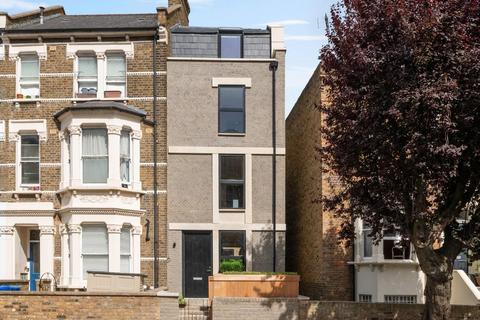 3 bedroom end of terrace house for sale, Saltram Crescent, London