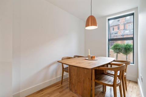 3 bedroom end of terrace house for sale, Saltram Crescent, London