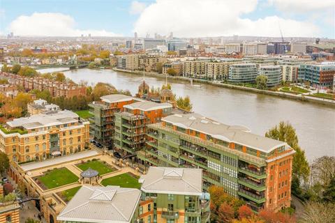 2 bedroom flat for sale, William Hunt Mansions, London SW13