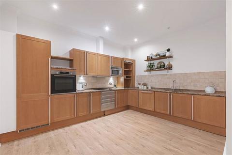 2 bedroom flat for sale, William Hunt Mansions, London SW13