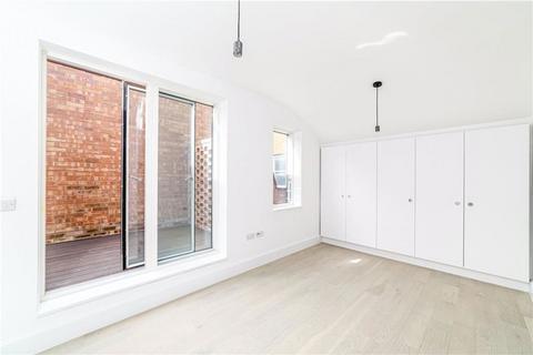 3 bedroom house to rent, Penrose Mews, London SW6
