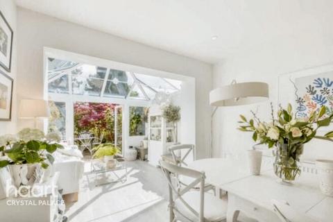 3 bedroom terraced house for sale, Cranbourne Close, LONDON