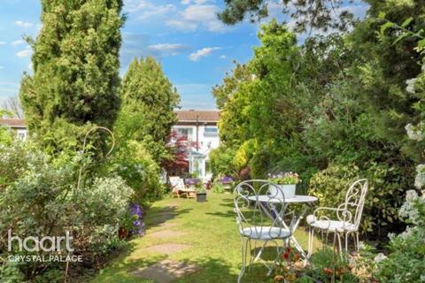 2 Cranbourne Close, London, SW16 4NG