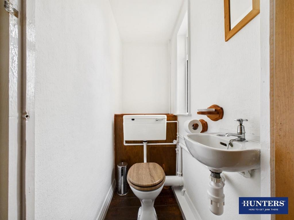 Cloakroom/WC