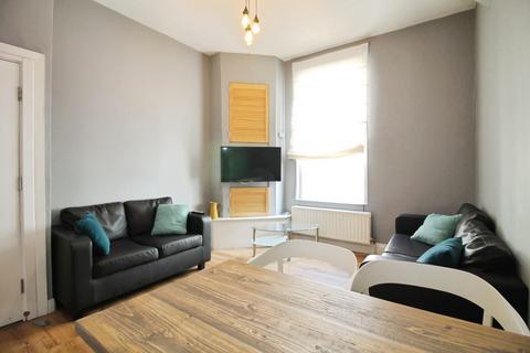 4 bedroom apartment to rent, BILLS INCLUDED - Kendal Lane, City Centre, LS3