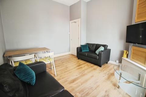 4 bedroom apartment to rent, BILLS INCLUDED - Kendal Lane, City Centre, LS3