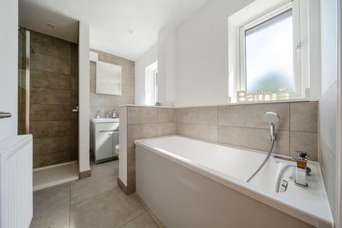 5 Birdlip Close, Witney, OX28 5GE