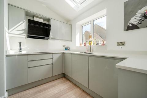 5 Birdlip Close, Witney, OX28 5GE
