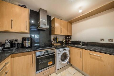 3 bedroom flat for sale, Hoxton Square, London N1
