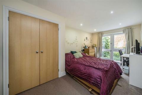 3 bedroom flat for sale, Hoxton Square, London N1