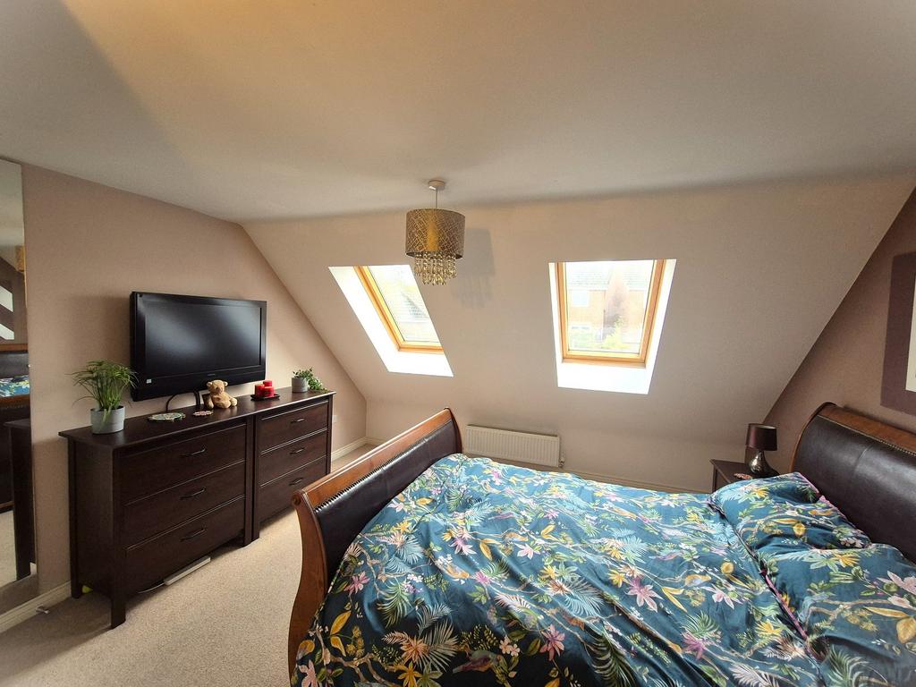 Bedroom 1 Picture 3