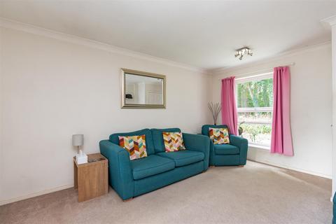 7 Caling Croft, New Ash Green, Longfield, DA3 8PX