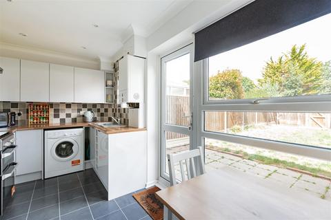 7 Caling Croft, New Ash Green, Longfield, DA3 8PX