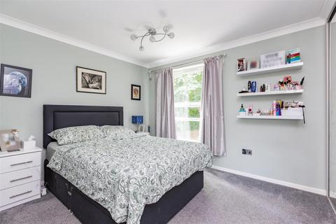 7 Caling Croft, New Ash Green, Longfield, DA3 8PX