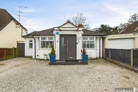 4 bedroom bungalow to rent, The Crescent, Reading RG6