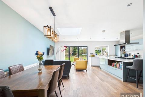 4 bedroom bungalow to rent, The Crescent, Reading RG6