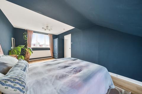 8a Lancaster Gardens, London, W13 9JY