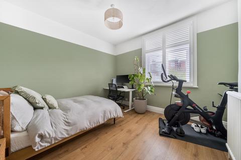 8a Lancaster Gardens, London, W13 9JY