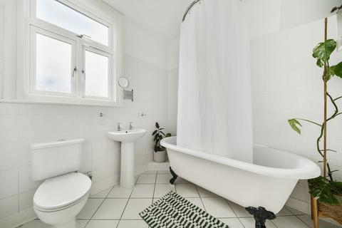 8a Lancaster Gardens, London, W13 9JY