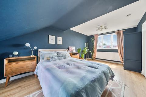 8a Lancaster Gardens, London, W13 9JY