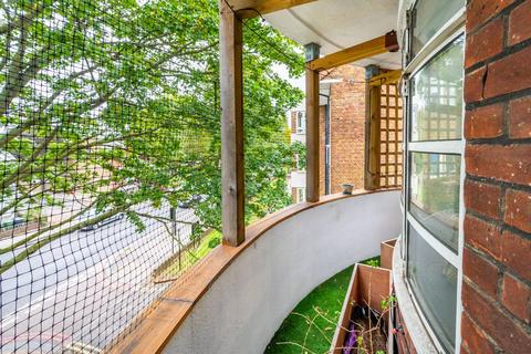 2 bedroom flat to rent, Cubitt House, Clapham, London, SW4