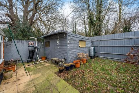 3 bedroom end of terrace house for sale, Winvale, Slough, Berkshire, SL1 2JQ