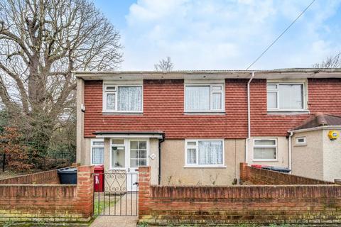 3 bedroom end of terrace house for sale, Winvale, Slough, Berkshire, SL1 2JQ