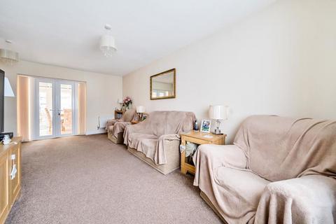 3 bedroom end of terrace house for sale, Winvale, Slough, Berkshire, SL1 2JQ