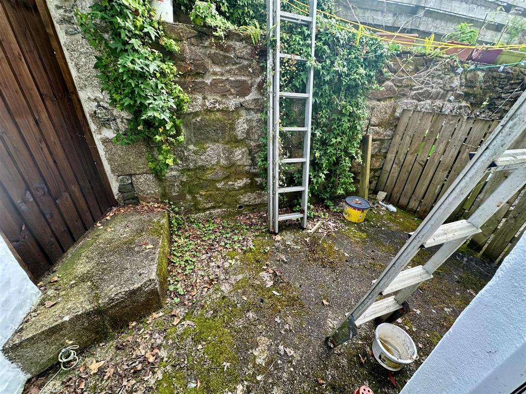 Courtyard.jpg