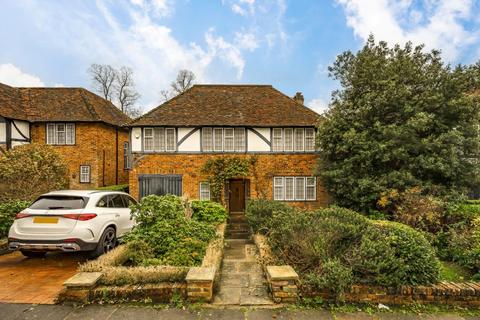 undefined, Edmunds Walk, London N2