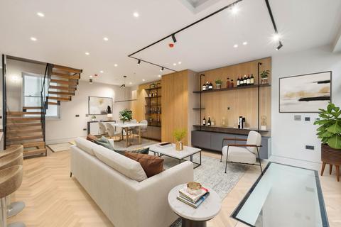 4 bedroom terraced house to rent, Astwood Mews, South Kensington, London, SW7