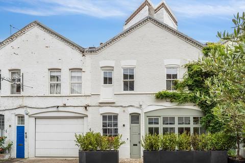 4 bedroom terraced house to rent, Astwood Mews, South Kensington, London, SW7