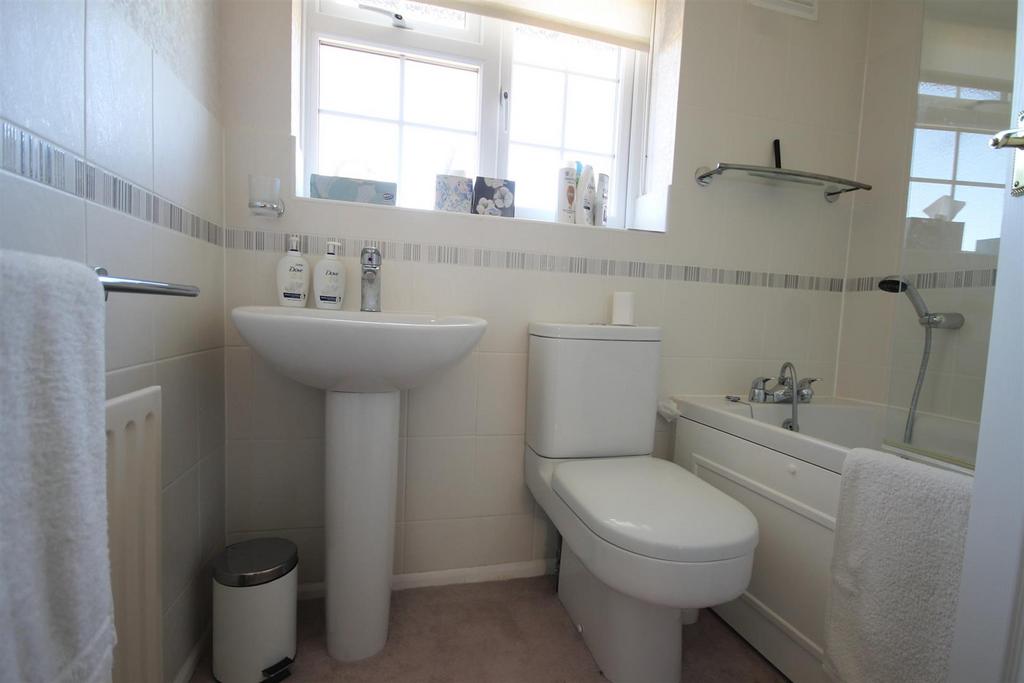 .bathroom.JPG