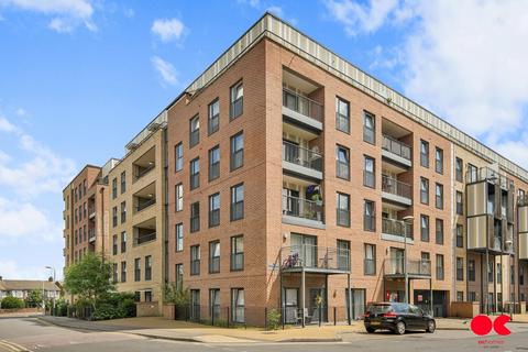 2 bedroom flat for sale, Maxwell Road, Romford RM7