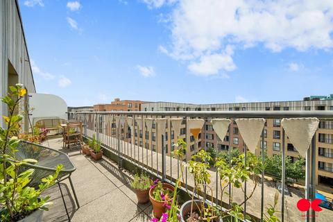 2 bedroom flat for sale, Maxwell Road, Romford RM7