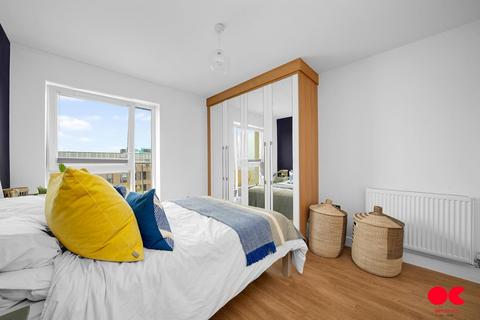 2 bedroom flat for sale, Maxwell Road, Romford RM7