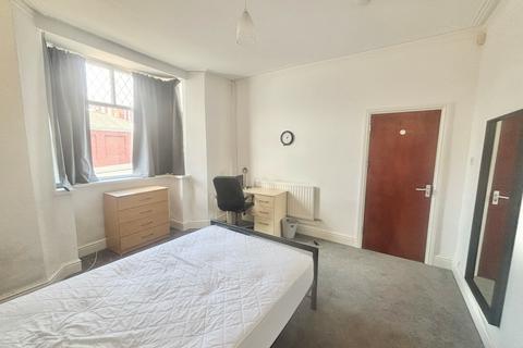 1 bedroom terraced house to rent, Kemble Street, Brynmill, Swansea