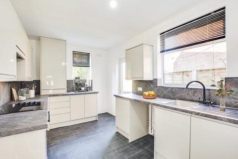2 bedroom terraced house to rent, Goyt Valley Road, Stockport, SK6